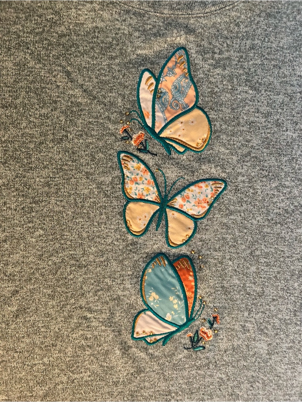 Tru Self Butterfly NWT Embroidered Short Sleeve Top Gray Size Large - Picture 3 of 8